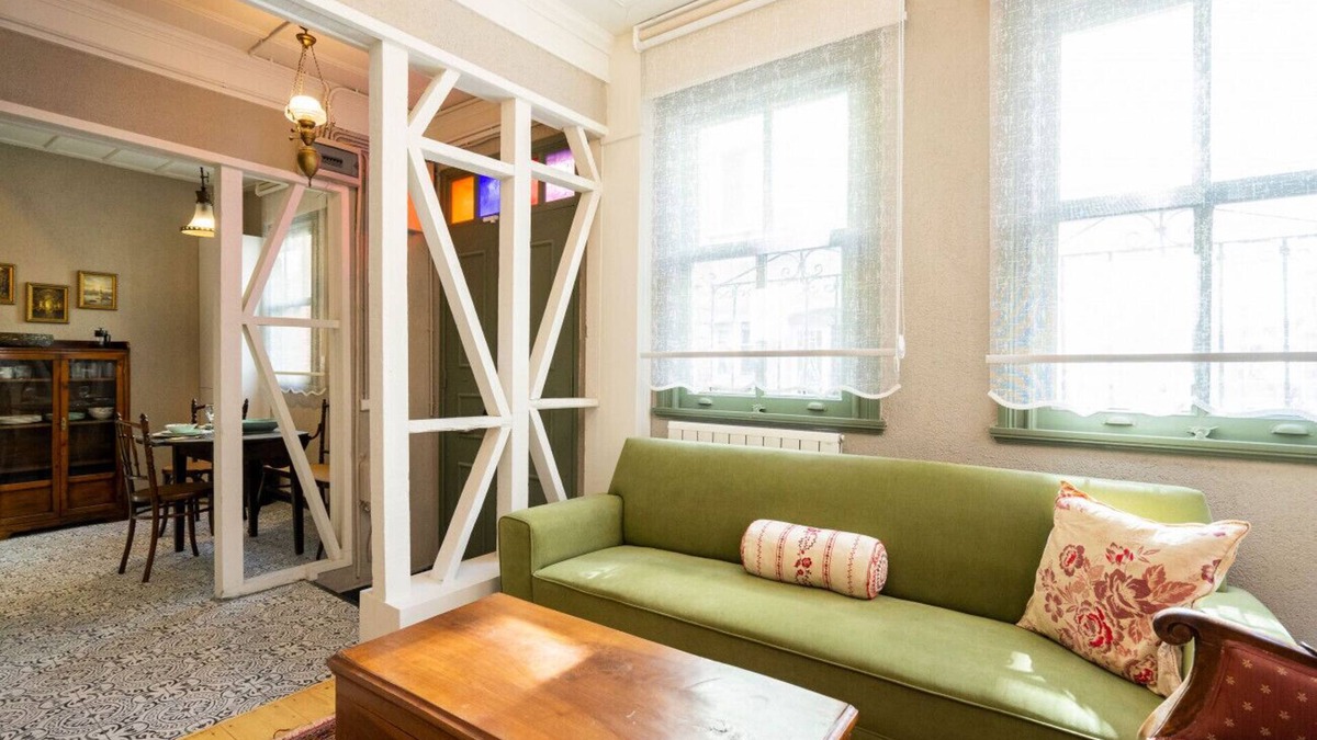 Balat Apartment | Classy Duplex Apartment w Balcony Near Golden Horn