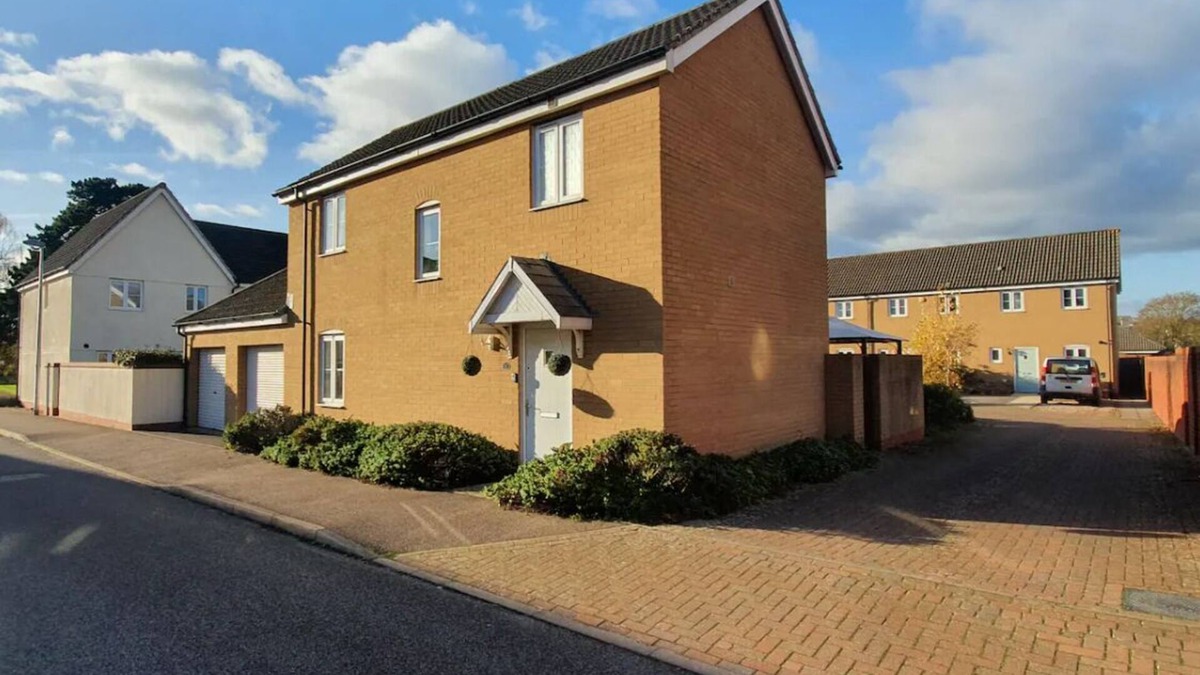 Clyst St Mary House | Classy Family House With Gym, Free Parking and close to Train station