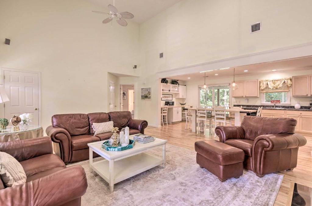 Jamesport House | Classy Getaway with Deck and Yard Less Than 1 Mi to Beach