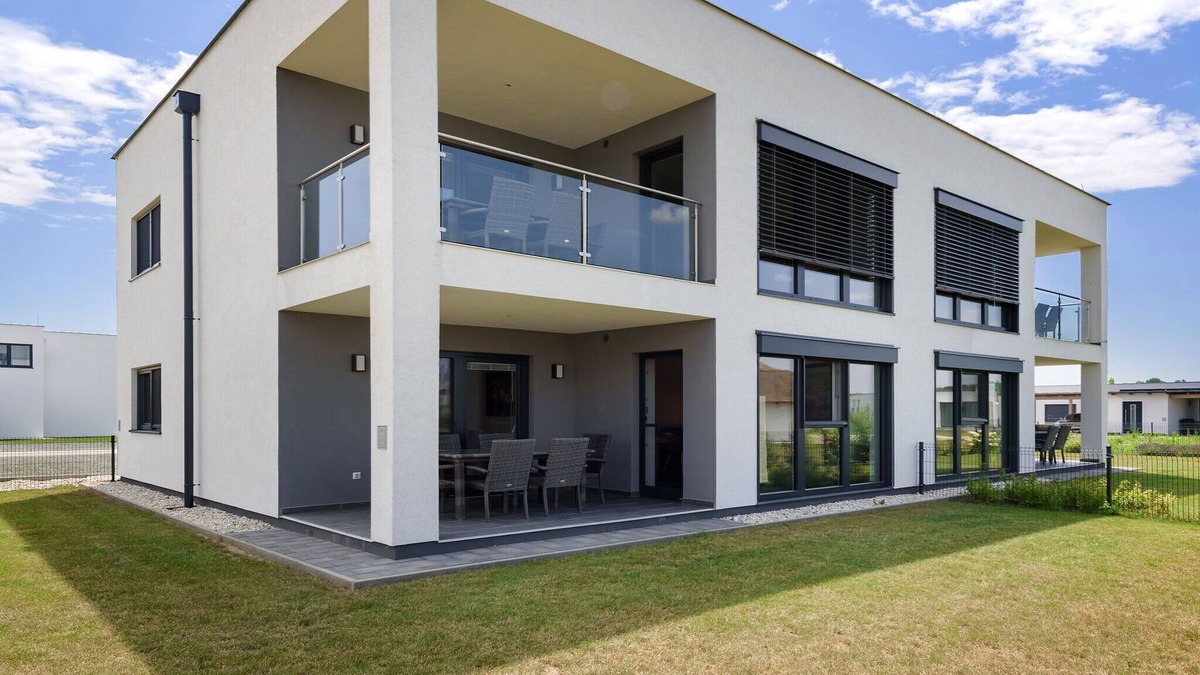 Zsira House | Classy Holiday Home in Lutzmannsburg with Garden