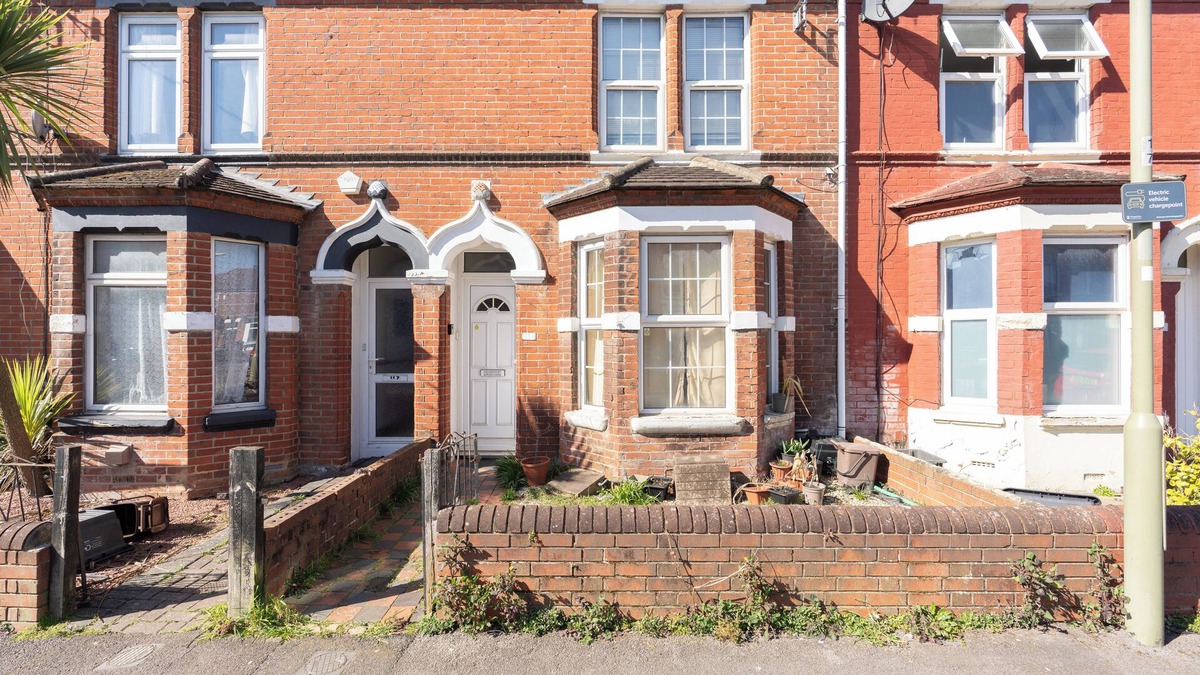 Eastleigh Apartment | Classy Home near Southampton Airport -Free parking