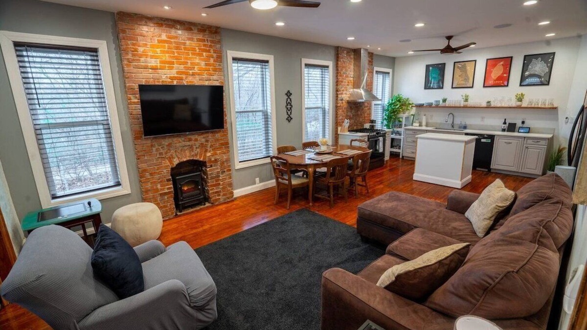 The Gate Apartment | Classy Midtown 3BR, King Master