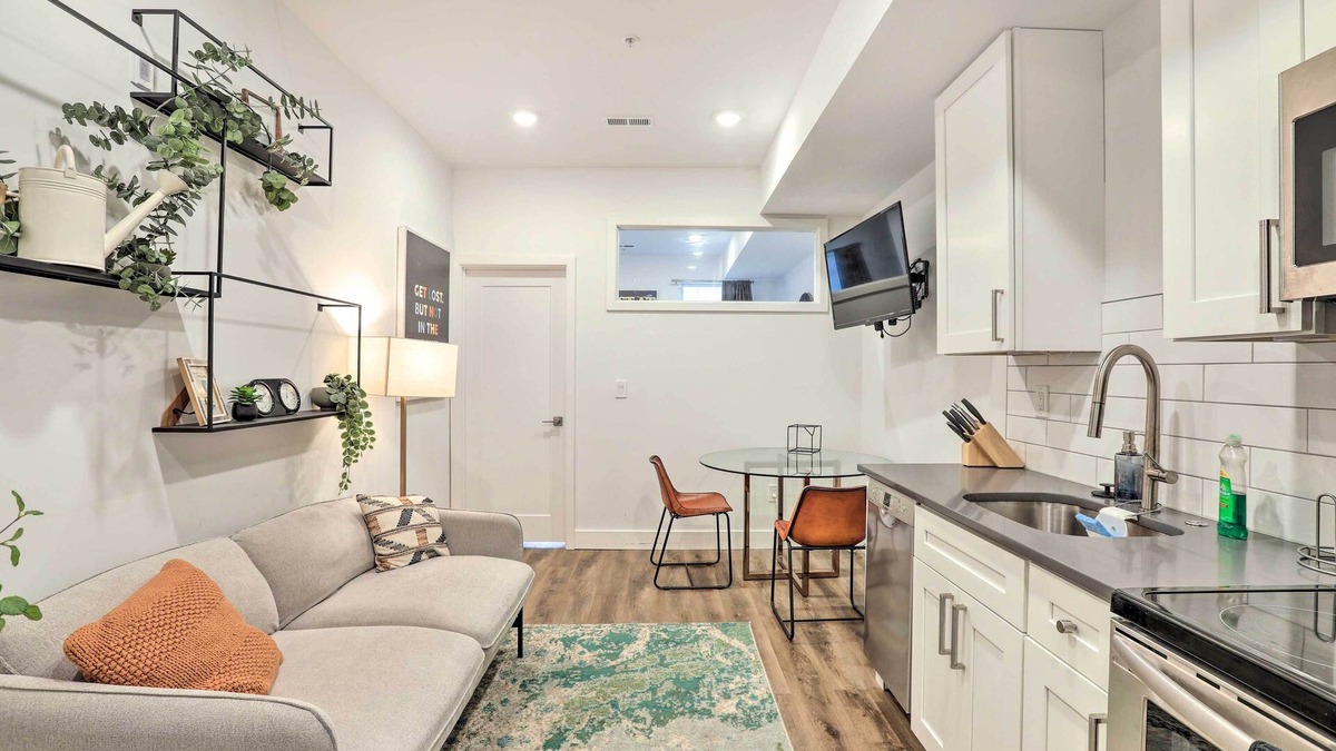Brewerytown Apartment | Classy Philly Apartment: 2 Mi to Downtown!