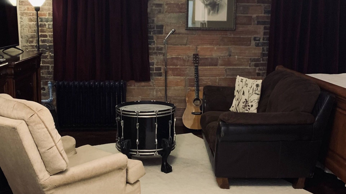Boone Apartment | Classy Rock and Roll Suite "Partner of Rail Explorers" in Boone Extended Stay
