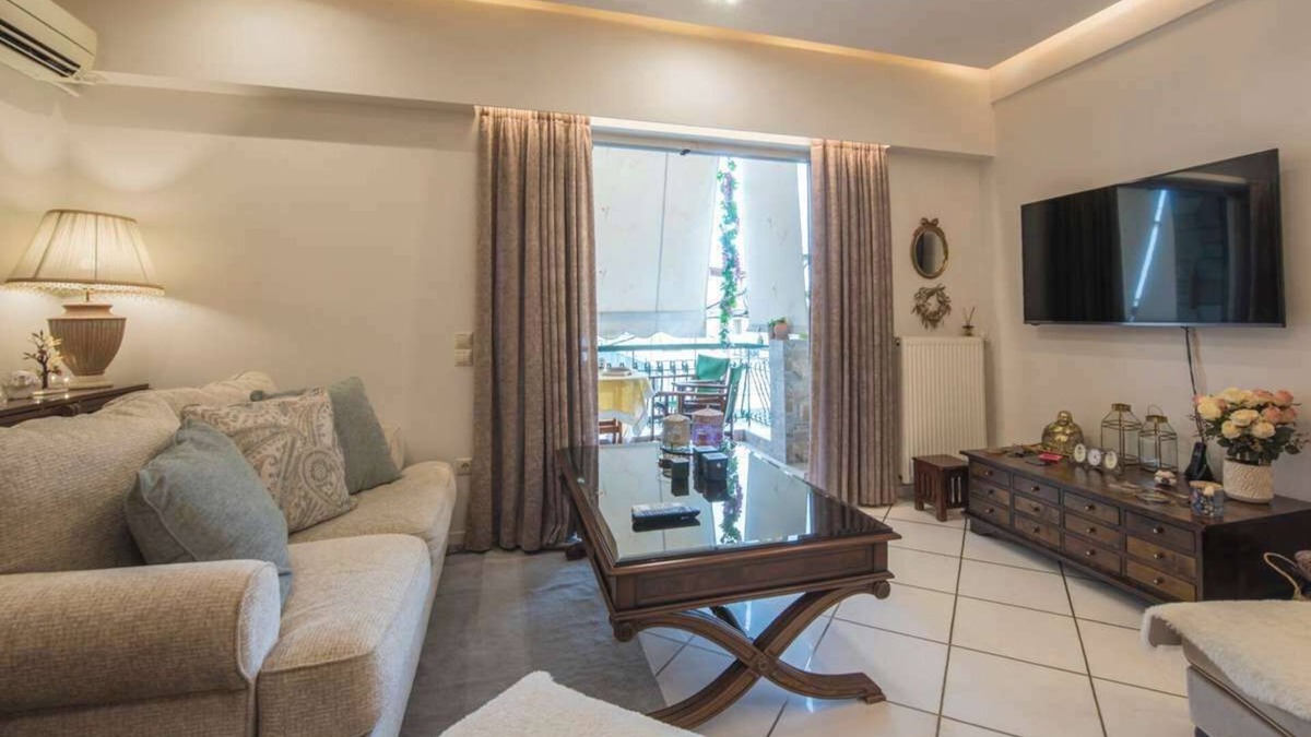 Irakleio Apartment | Classy Spacious Apartment in Irakleio, Athens