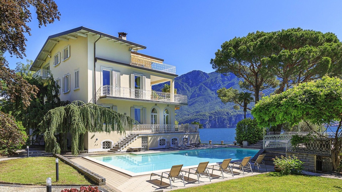 Vassena Villa | Classy villa with pool and a garden right on the lakeshore! - Villa Laurenza