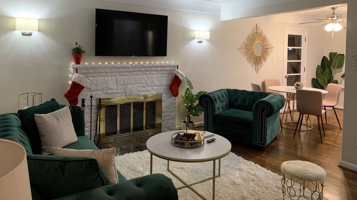 Harper Woods House | Classy Vintage Home in Harper Woods 3bed/1.5 baths