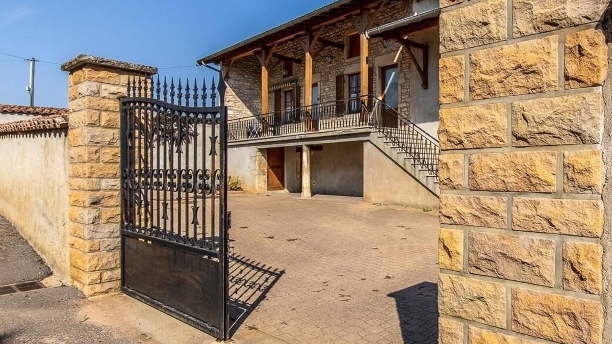 Lugny House | "Claudette's House"