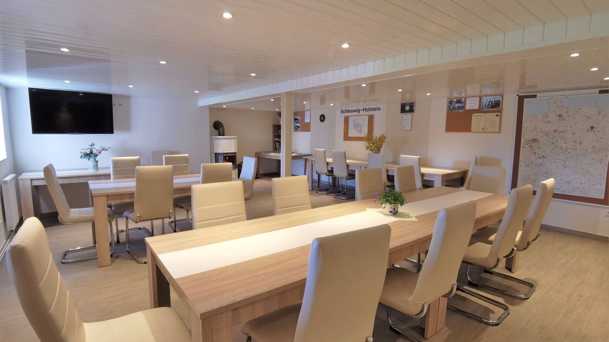 Janneby Apartment | Clausen: large apartment with 4 bedrooms and lounge - vacation apartment