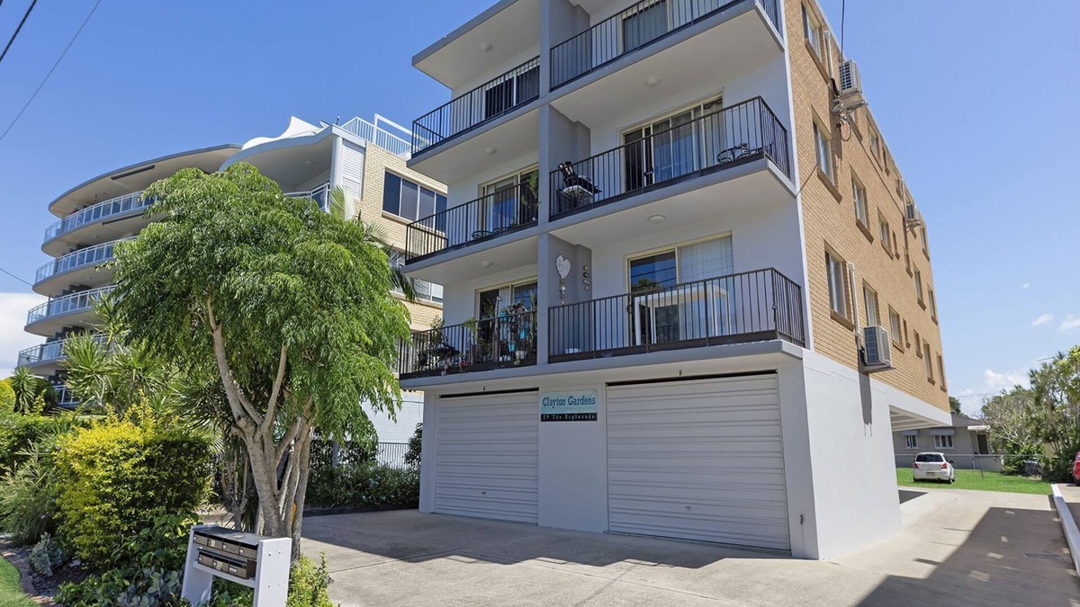 Golden Beach Apartment | Clayton Garden Unit 5 Golden Beach