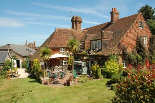 Hassocks Bed & Breakfast | Clayton Wickham Farmhouse