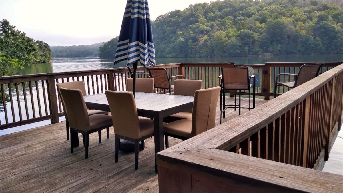 Pulaski House | Claytor Lake Hideaway