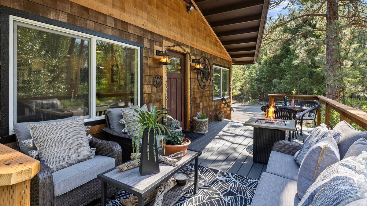 Cle Elum House | Cle Elum House: Mountain Views & River Access