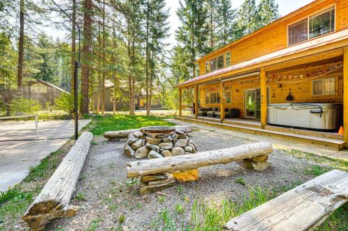 Cle Elum House | Cle Elum Lake Home with Hot Tub and Mountain Views