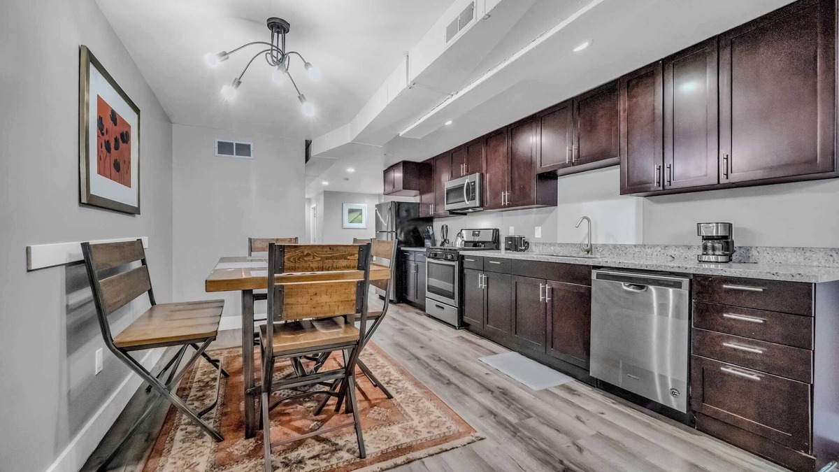 Hough Apartment | Cle Suites 3BR/2BA | 5 min Walk to Cle Clinic #1