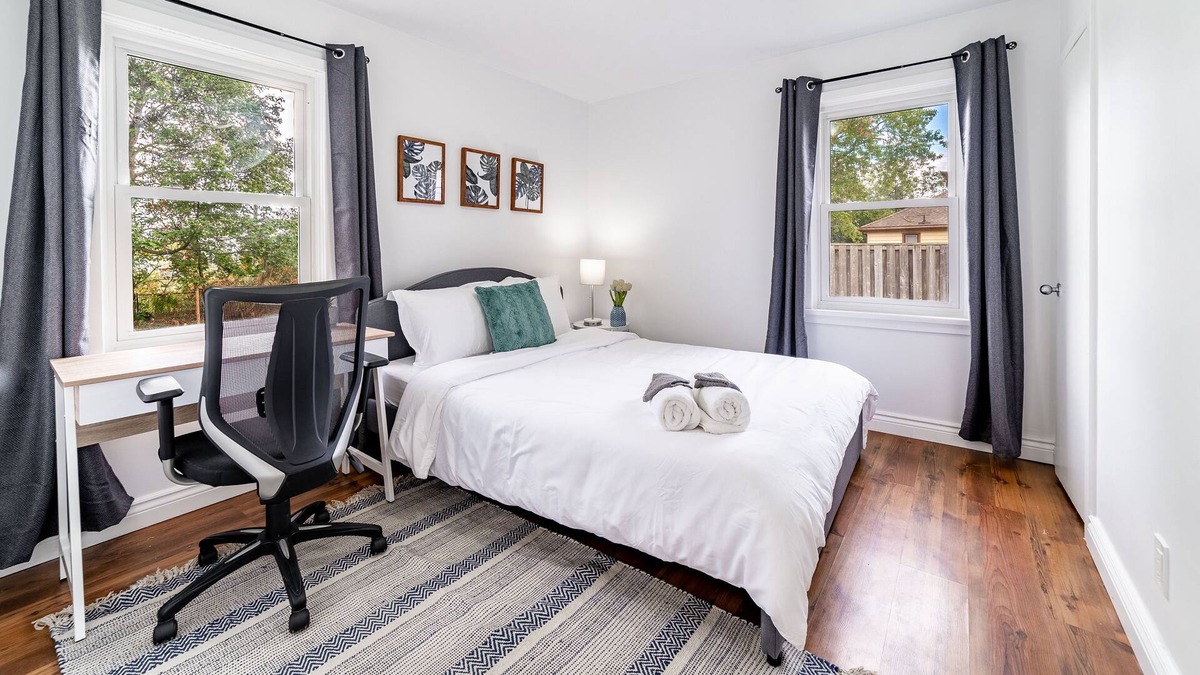 Argyle House | 🌱Clean 3 bdrm 🌱 1GBPS wifi 🌱 2 workstations