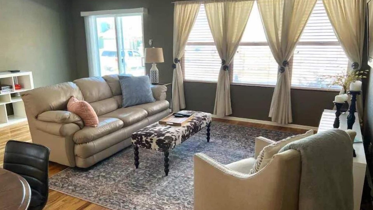 Erie House | Clean and Convenient 3 BR Erie Townhouse