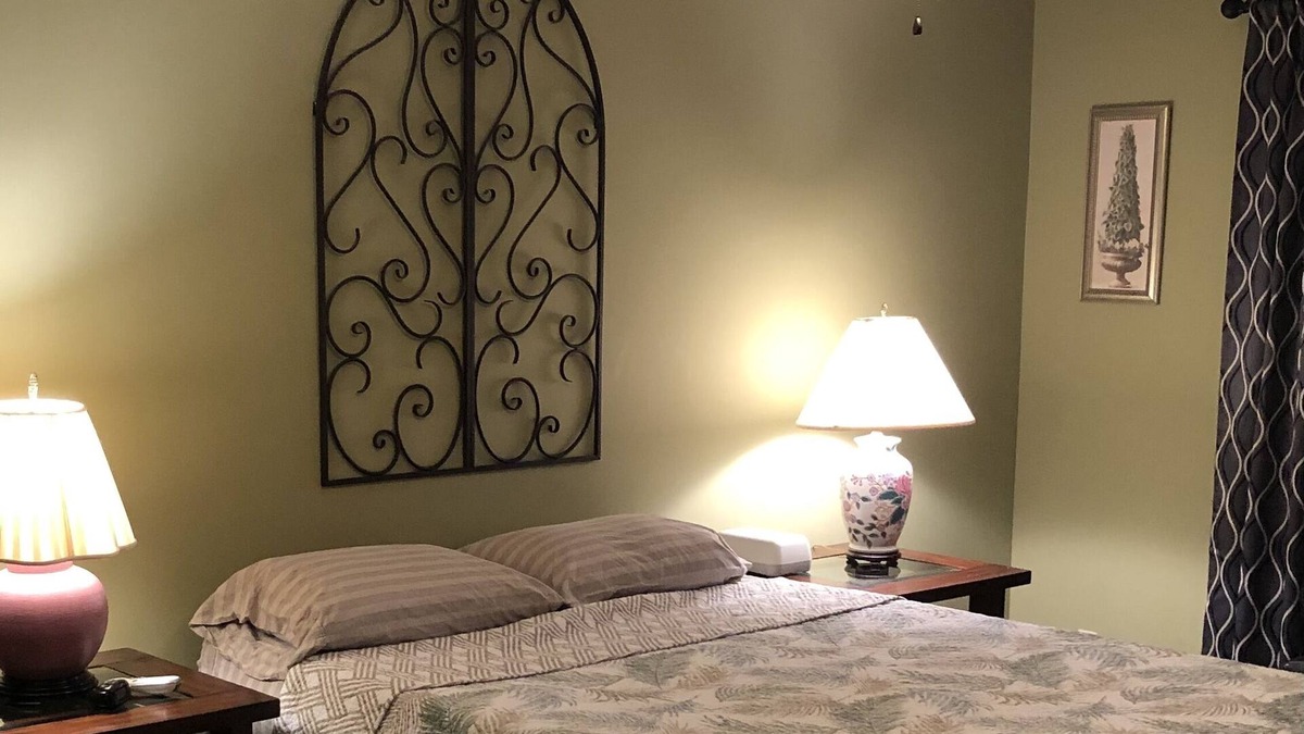 Buechel Condo | Clean and Cozy Condo - Centerally Located