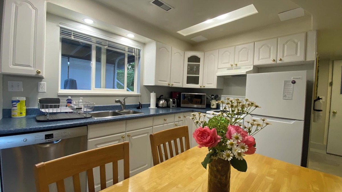 Richmond House | Clean and spacious two bedrooms suite