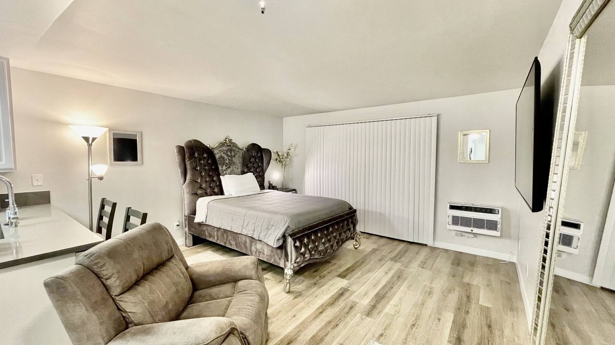 Rampart Village Apartment | Clean bed! clean shower!