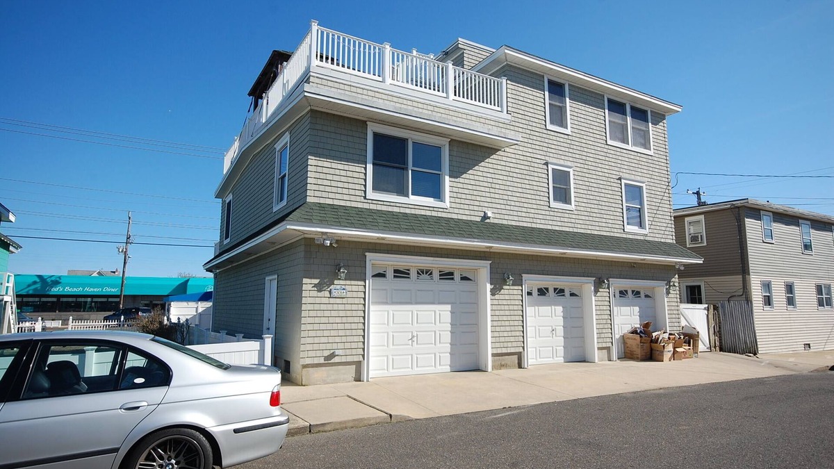 Beach Haven House | Clean, Clean, Clean 4BR Home 3 Floors of Decks Perfect Location Rooftop Hot Tub