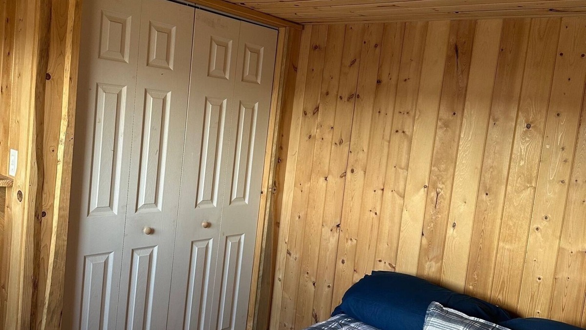 Raymond Cabin | Clean, comfortable cabin. Sleeps 4