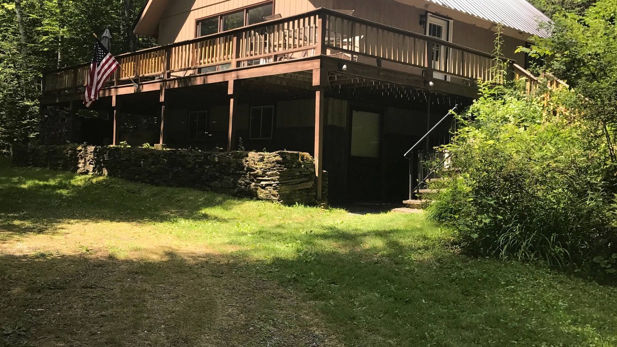 Bethlehem House | Clean Comfortable Chalet Located In The Heart Of The White Mountains