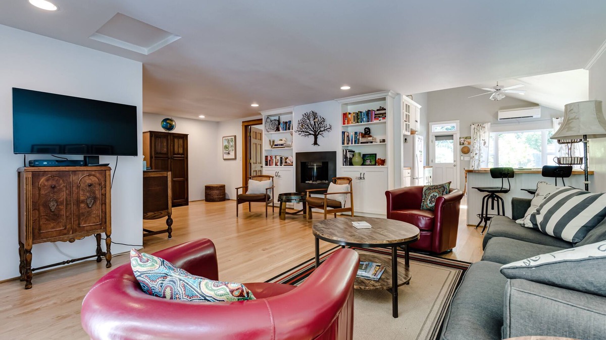 Amazon Other | Clean comfortable home near campus, 10 minute walk to Hayward Field