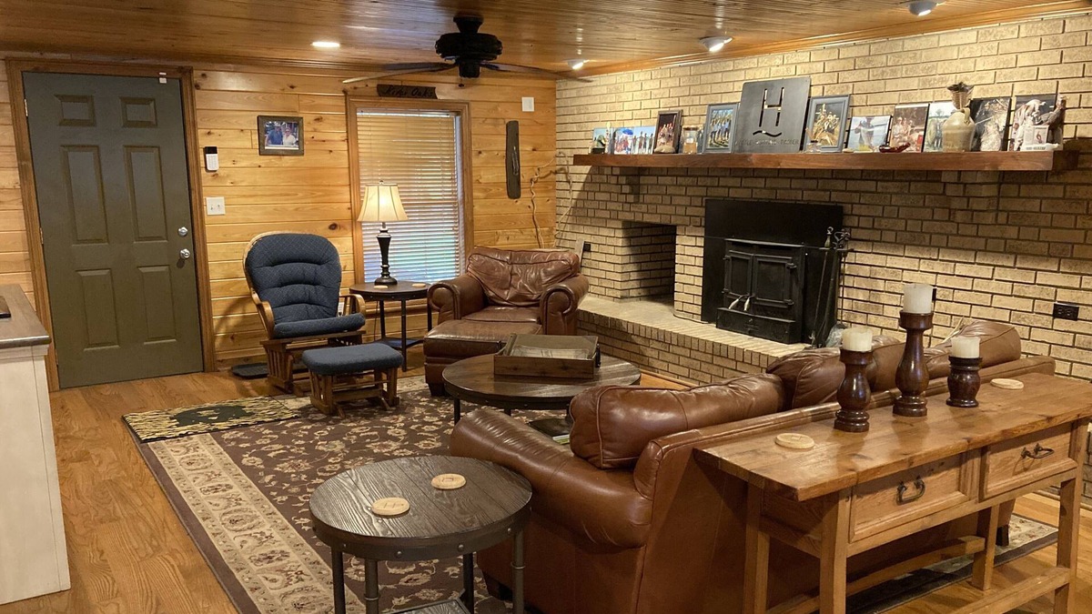 Minter House | Clean, Comfortable, Peaceful, VRBO Air B N B @ https://airbnb.com/h/thetrabin