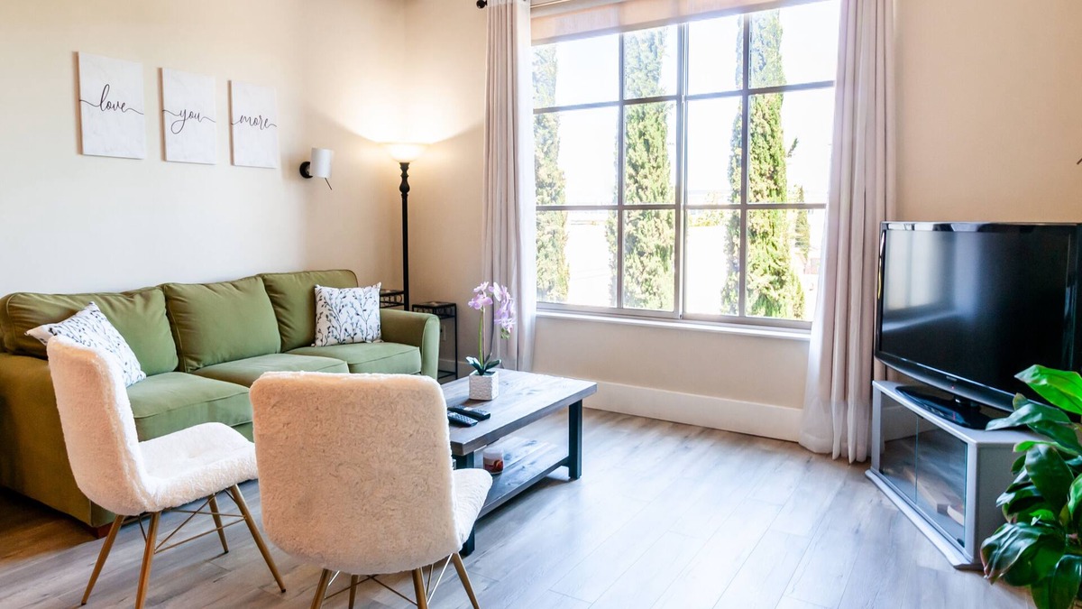 The Villas Condo | Clean Comfortable Santana Row Condo