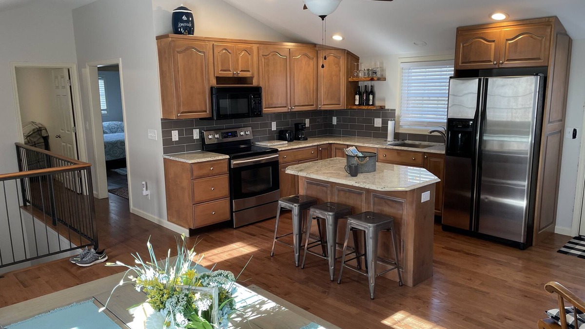 High Point House | Clean, Comfy and Quiet House Smith Mountain Lake and Blue Ridge