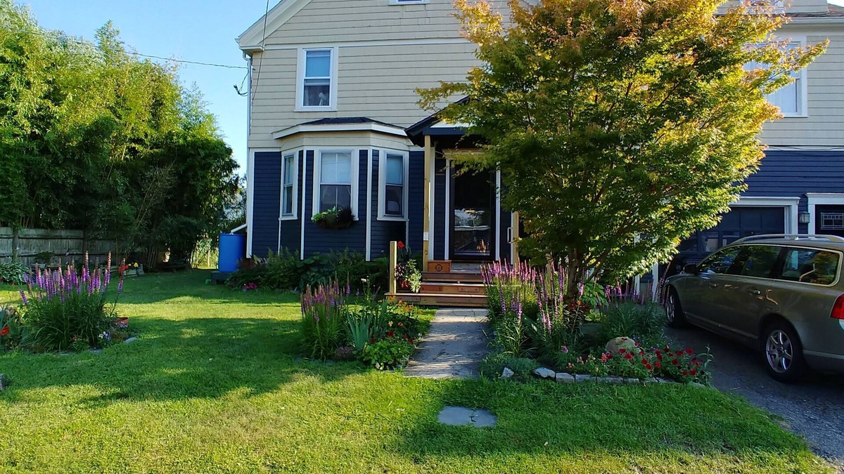 Newport Apartment | Clean comfy! Park at our central location, walk to attractions, harbor, dining.