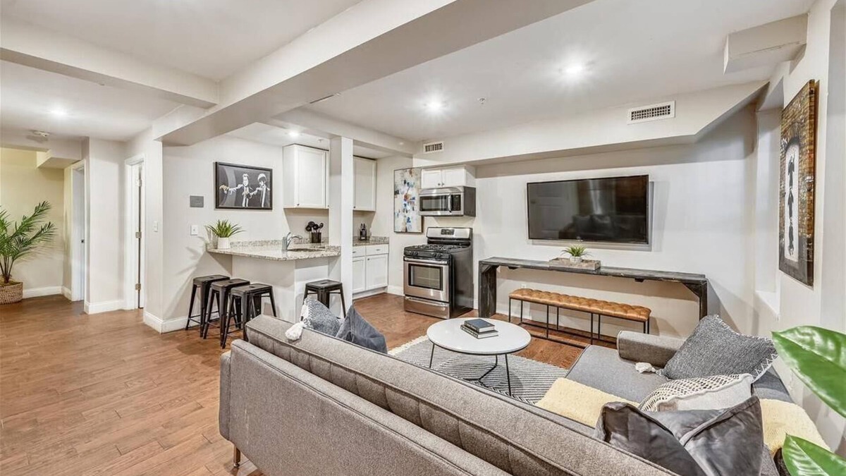 Highland Park House | Clean, Contemporary Escape Near T