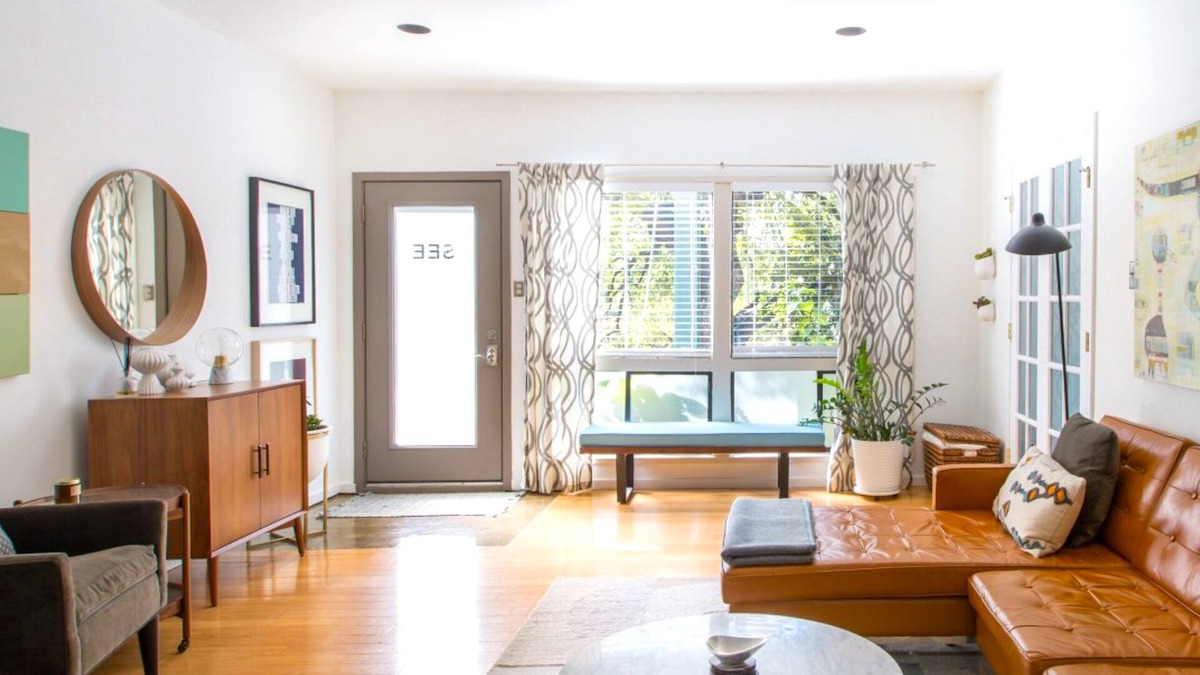 West End Condo | Clean, Cool, and Chic Condo for 30day+ Rent!