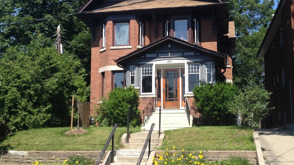 West Bend Apartment | Clean, cozy, 1-bedroom basement apartment: 4-month rental, 2nd semester.