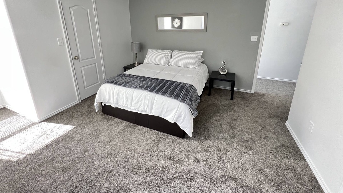 Pharr Apartment | Clean & Cozy Apt -2BR 2.5BA- short & long stays!
