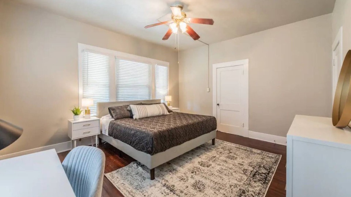 Tobin Hill Apartment | ✨Clean & Cute by the Pearl 2 blks to food & fun!