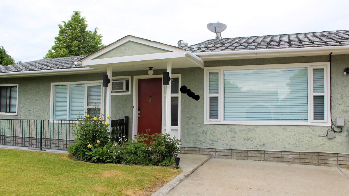 Okanagan-Similkameen House | Clean Family Friendly Osoyoos Home!
