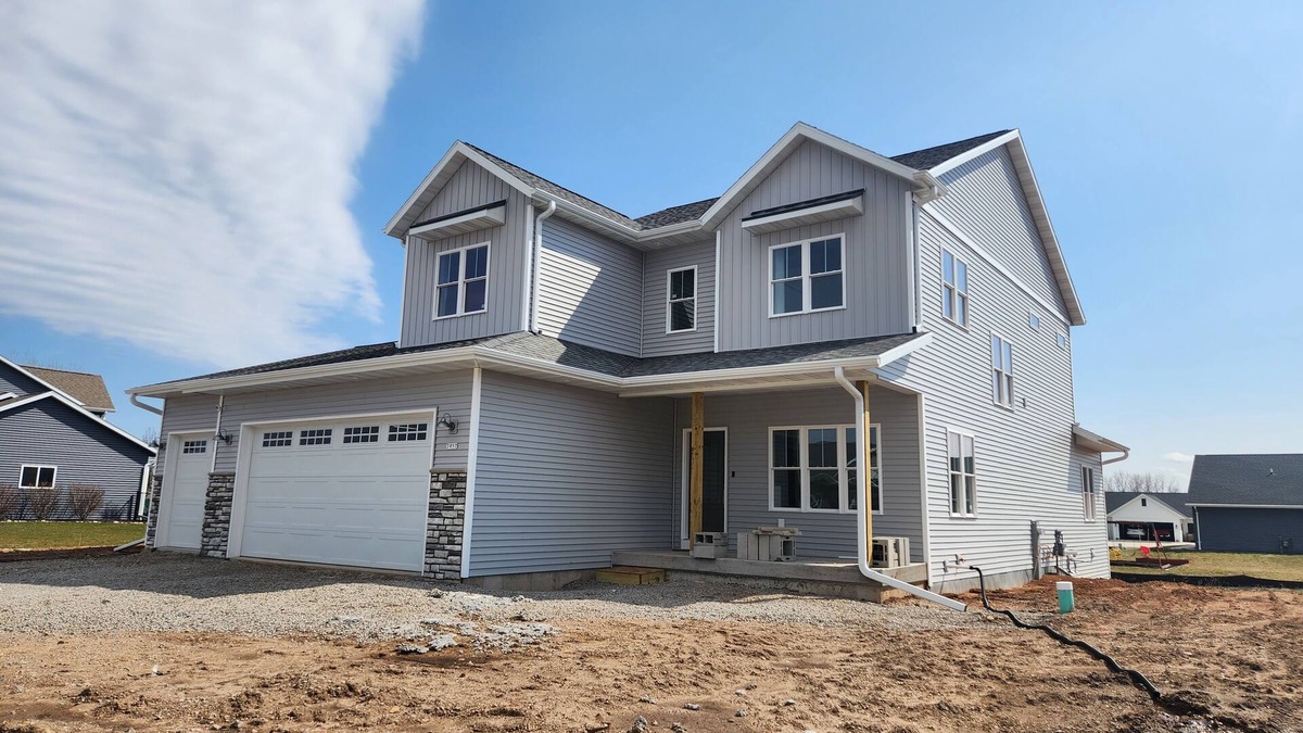 Butte Des Morts House | Clean, family friendly rental in a safe neighborhood!