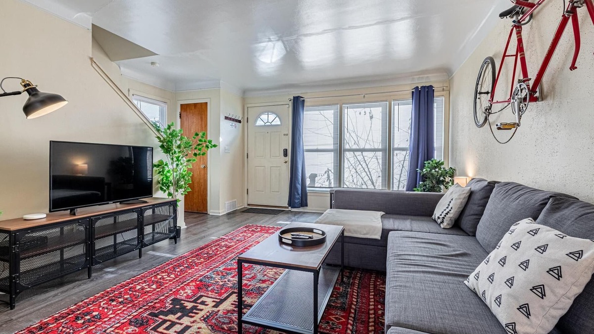 Dicken House | Clean, Fresh and Homey 2BR! Welcome!