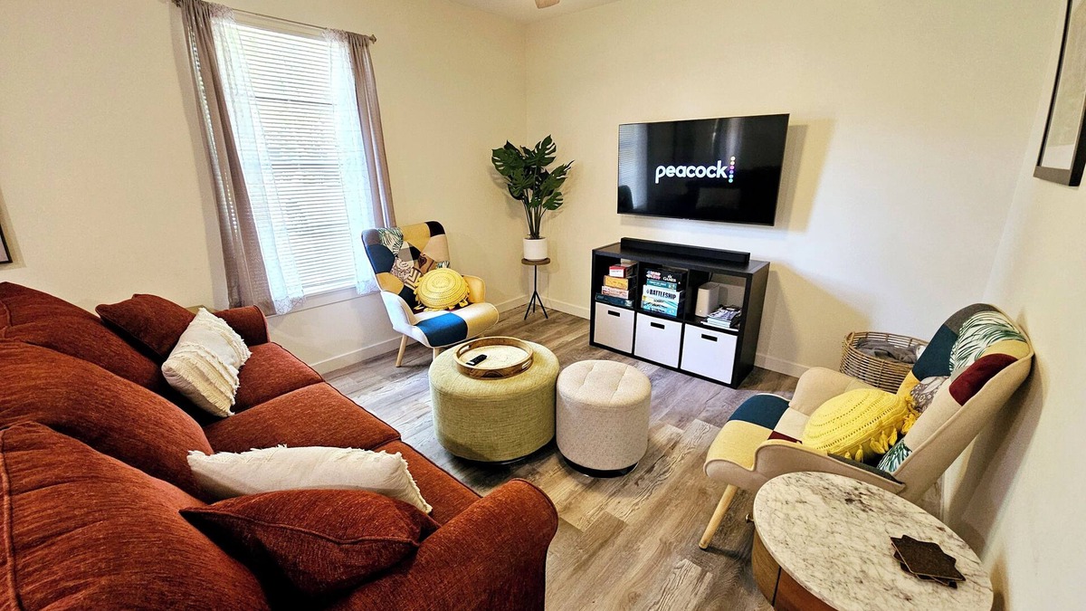 North Charleston House | Clean Guarantee! Stocked with essentials you need.