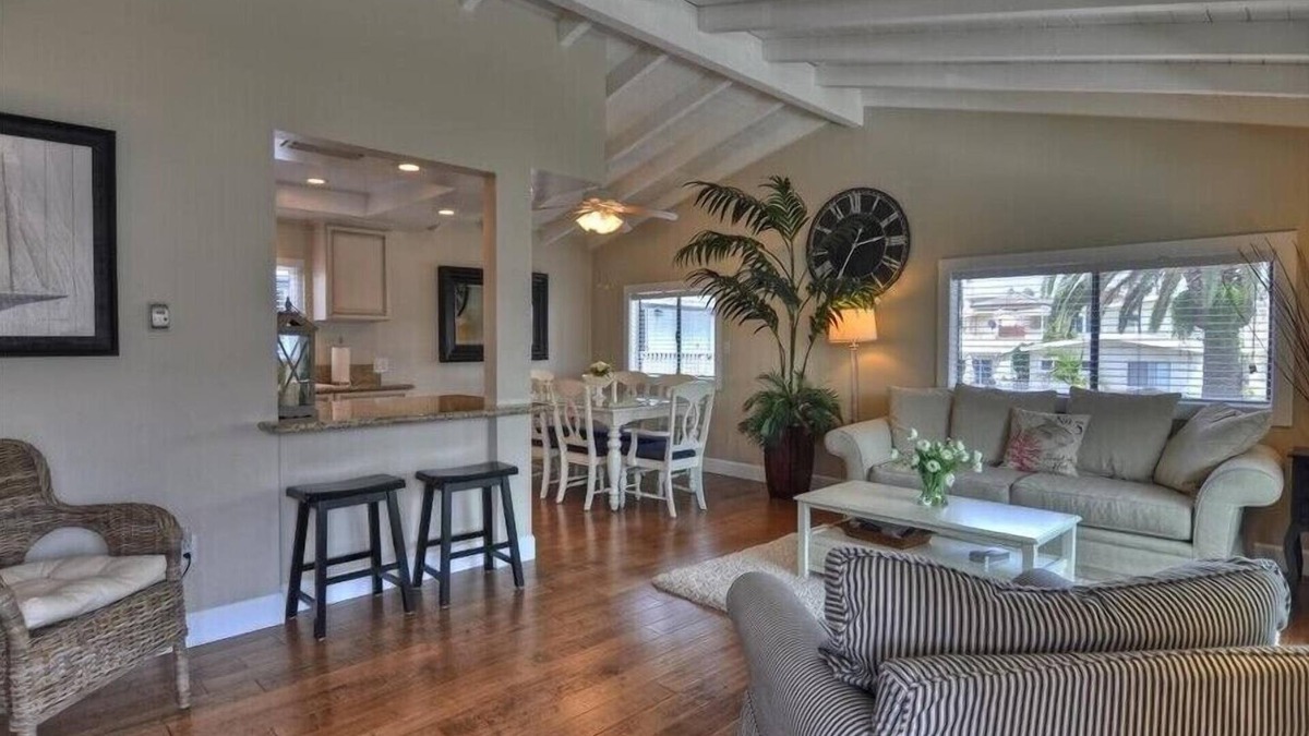 Corona del Mar Condo | Clean & Highly Rated - Close to CDM Beach/Village, A/C&Garage