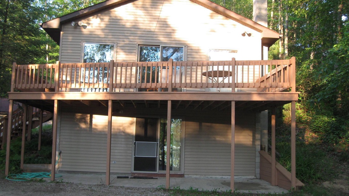 Hillman Cottage | Clean, neat & attractive cottage on Michigan's most beautiful Lake
