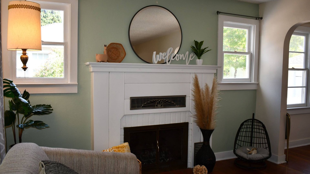 Medford Cottage | Clean, pet friendly, 2-Bedroom Cottage with large fenced yard.