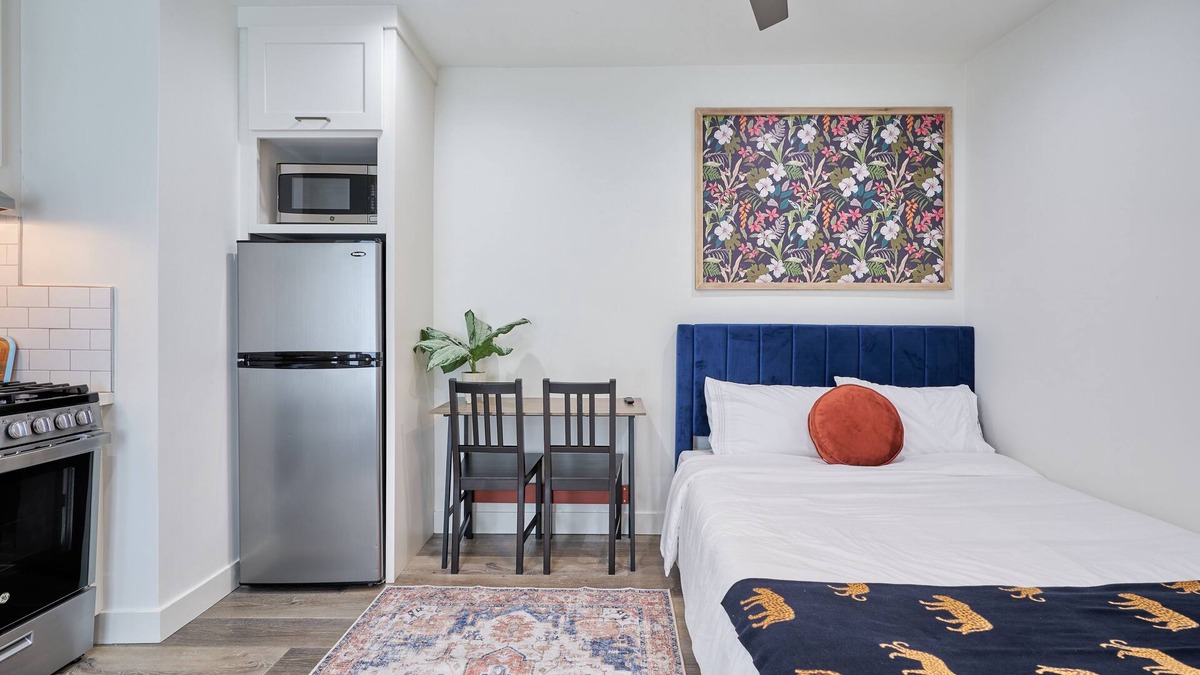 El Segundo Apartment | Clean Private Studio 5 Mins from LAX & Beach - Monthly Stay Discounts Available