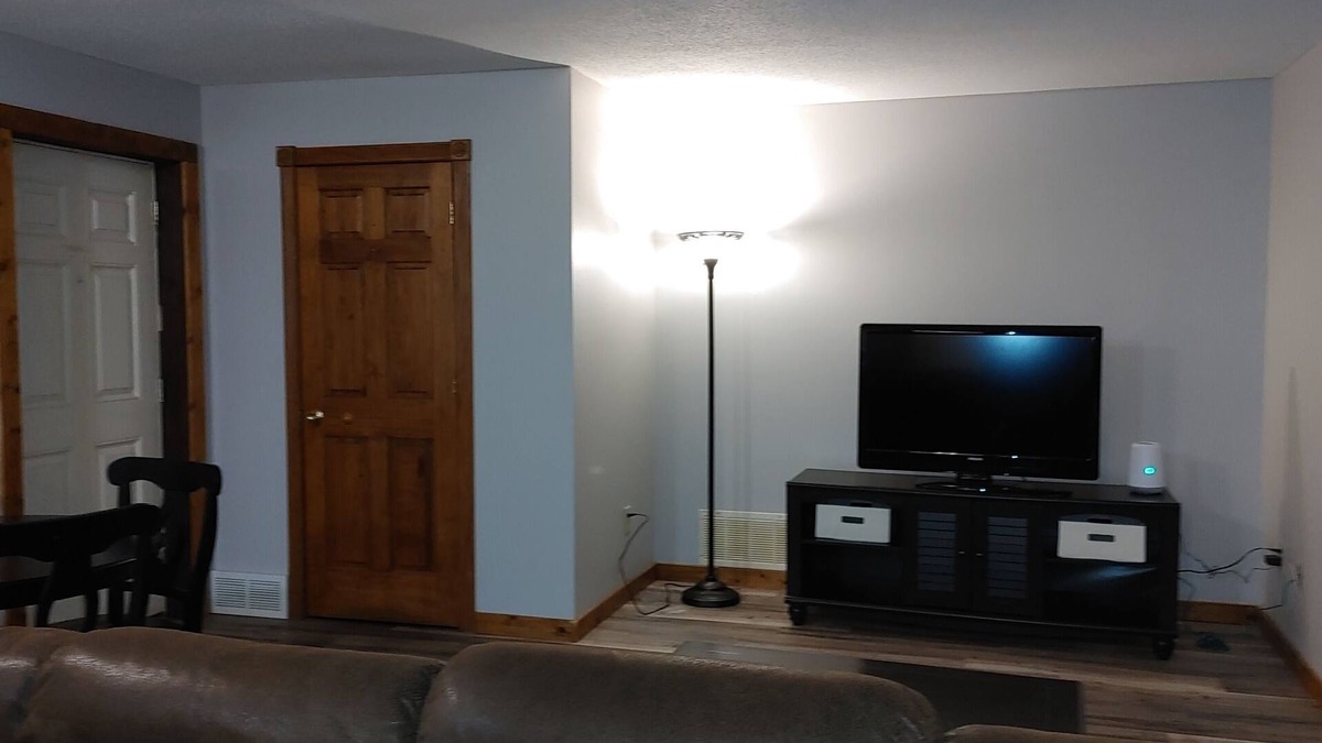 Pine City Apartment | Clean & Quiet in the heart of Pine City