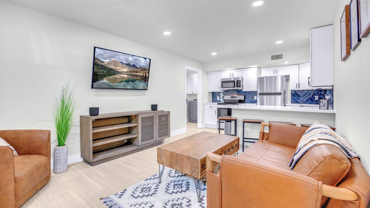 Brazoria Apartment | Clean Remodeled 2-bedroom corporate apt in Brazoria with AC, Wi-Fi, Washer/dryer