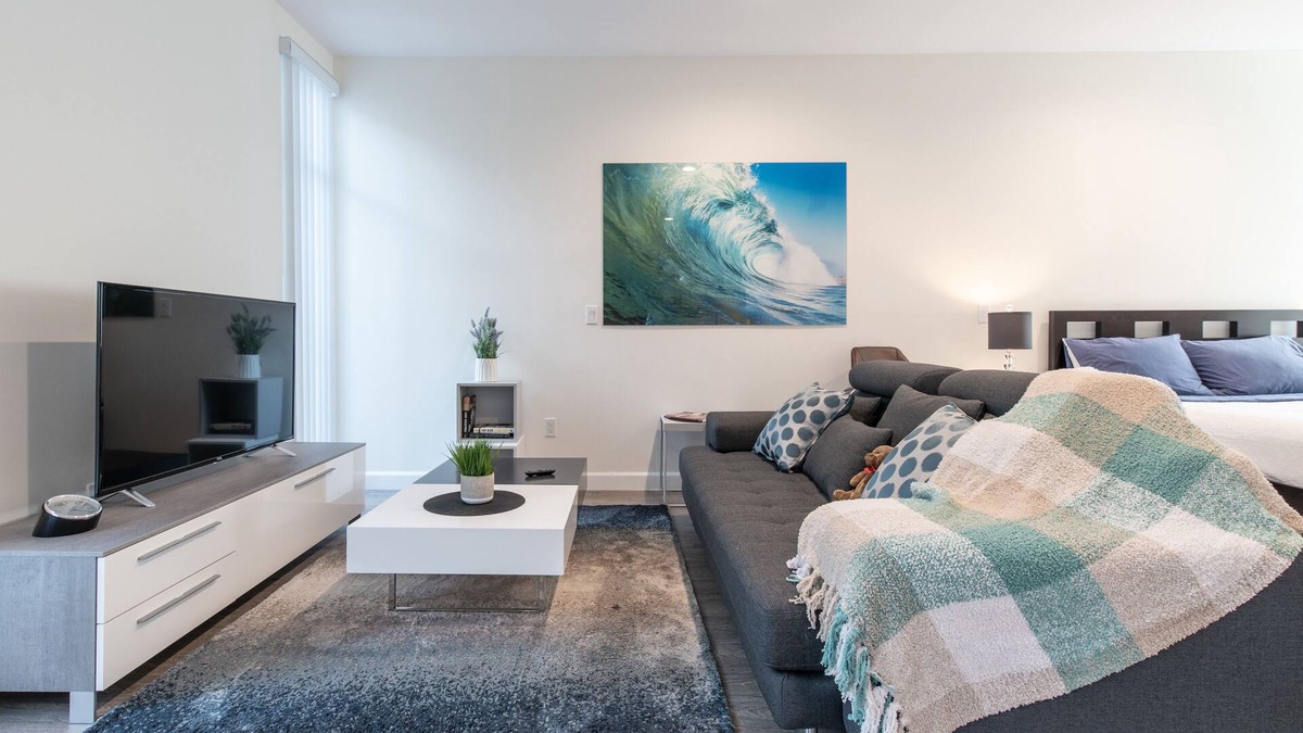 Pasadena Apartment | Clean & Sanitized Stylish Studio in the Heart of Pasadena