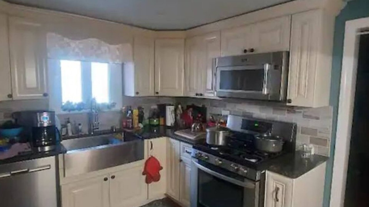 Newport House | Clean Sanitized upscale suite. One or two beds. Private Bath