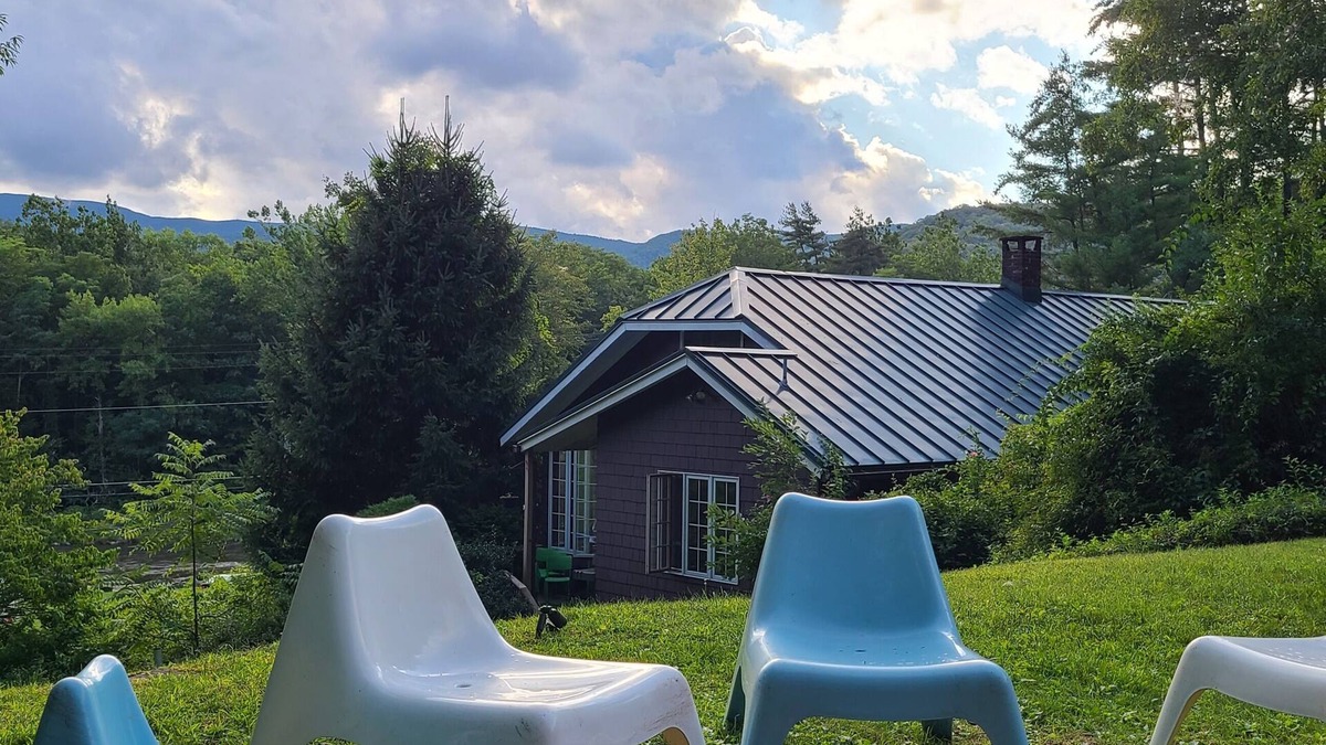 Phoenicia House | Clean & Serene 4 BR House with mountain & river views. Great for groups!